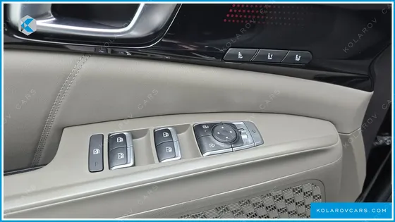 KIA CARNIVAL GASOLINE 9-SEATER SIGNATURE