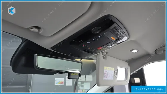 KIA CARNIVAL GASOLINE 9-SEATER SIGNATURE