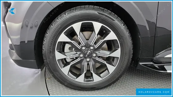 KIA CARNIVAL 9-SEATER SIGNATURE