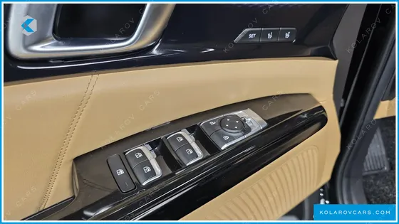 KIA CARNIVAL 9-SEATER SIGNATURE