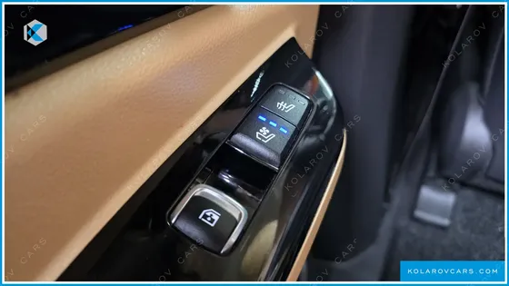 KIA CARNIVAL 9-SEATER SIGNATURE