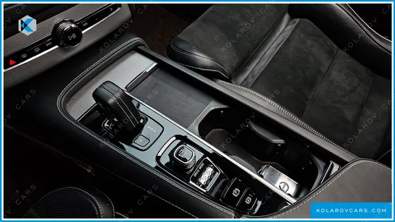 VOLVO XC90 T8 R-DESIGN HYBRID