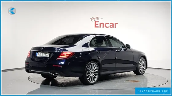 MERCEDES E-CLASS E300 4MATIC AMG LINE