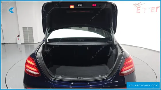 MERCEDES E-CLASS E300 4MATIC AMG LINE