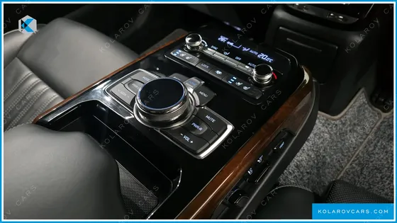 GENESIS EQ900 3.8 GDI AWD