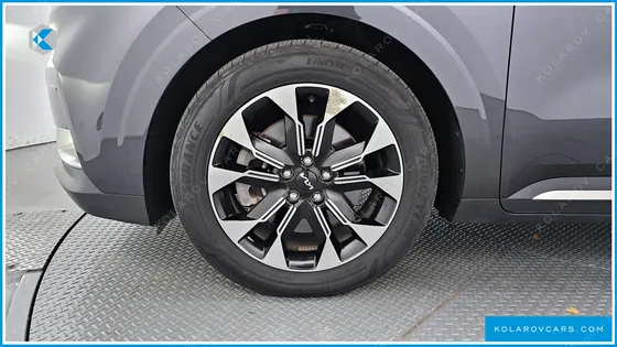 KIA CARNIVAL 7-SEATER NOBLESSE