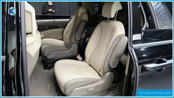 KIA CARNIVAL GASOLINE 9-SEATER SIGNATURE
