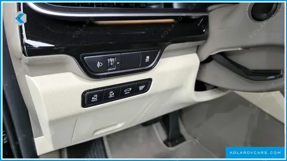 KIA CARNIVAL GASOLINE 9-SEATER SIGNATURE