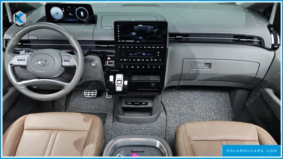 HYUNDAI STARIA 4WD LOUNGE 9-SEATER