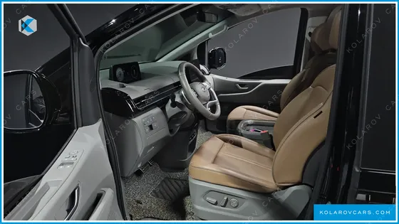 HYUNDAI STARIA 4WD LOUNGE 9-SEATER