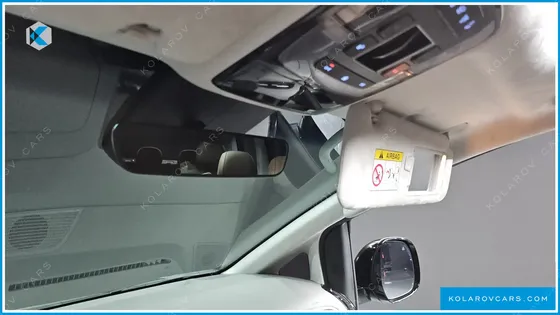 HYUNDAI STARIA 4WD LOUNGE 9-SEATER