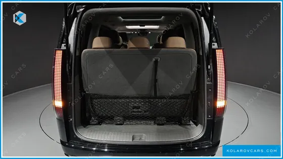 HYUNDAI STARIA 4WD LOUNGE 9-SEATER
