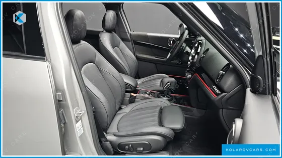 MINI COUNTRYMAN JCW LAUNCH PACK
