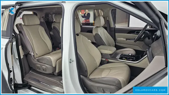 KIA CARNIVAL GASOLINE 7-SEATER HI-LIMOUSINE
