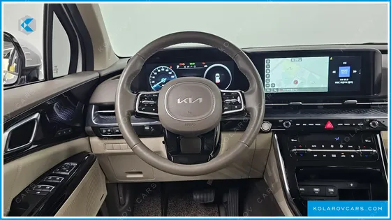 KIA CARNIVAL GASOLINE 7-SEATER HI-LIMOUSINE