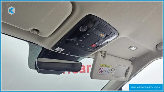 KIA CARNIVAL GASOLINE 7-SEATER HI-LIMOUSINE