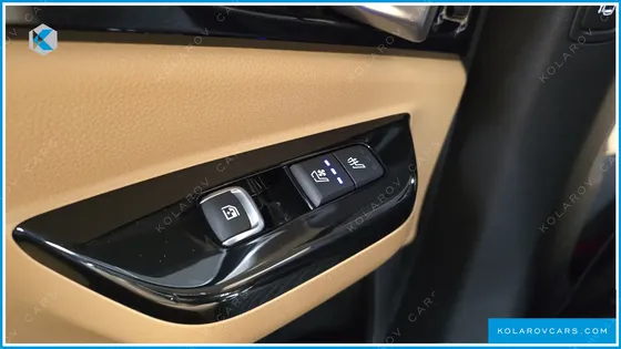 KIA CARNIVAL GASOLINE 9-SEATER SIGNATURE