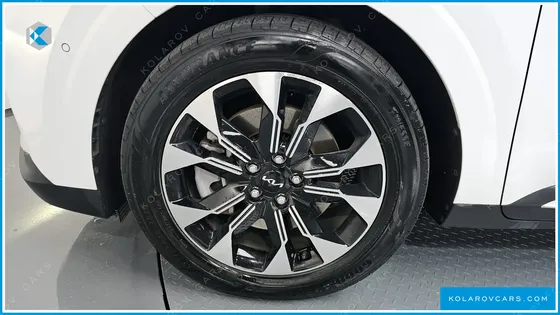 KIA CARNIVAL GASOLINE 9-SEATER NOBLESSE