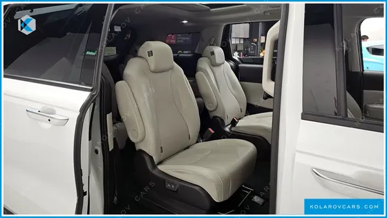 KIA CARNIVAL GASOLINE 9-SEATER NOBLESSE
