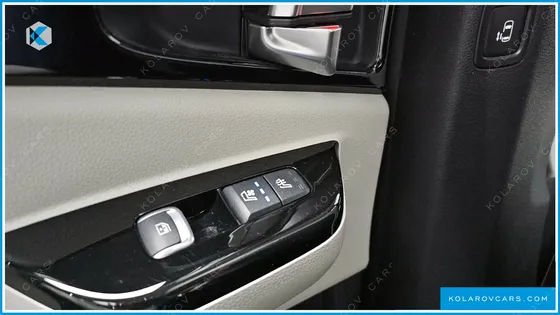 KIA CARNIVAL GASOLINE 9-SEATER NOBLESSE
