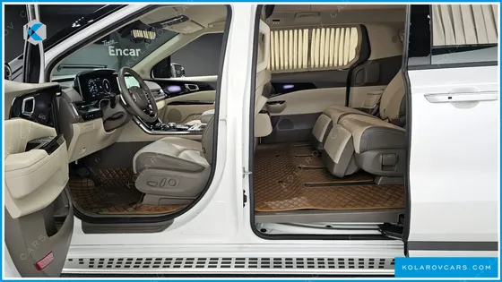 KIA CARNIVAL GASOLINE 7-SEATER HI-LIMOUSINE