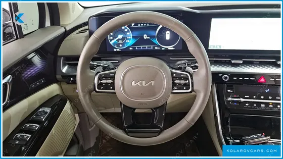KIA CARNIVAL GASOLINE 7-SEATER HI-LIMOUSINE