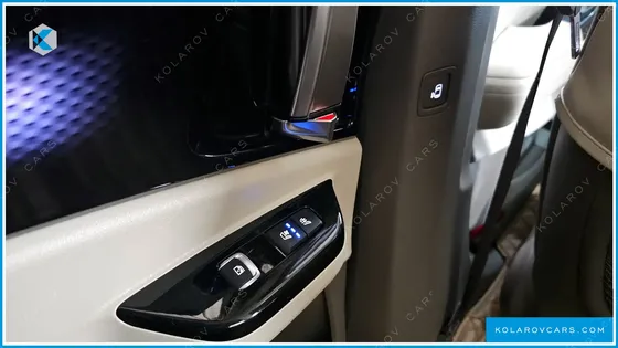 KIA CARNIVAL GASOLINE 7-SEATER HI-LIMOUSINE