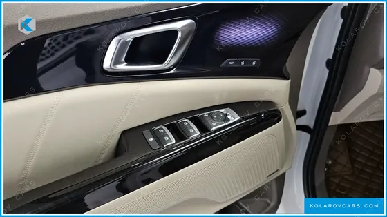 KIA CARNIVAL GASOLINE 7-SEATER HI-LIMOUSINE