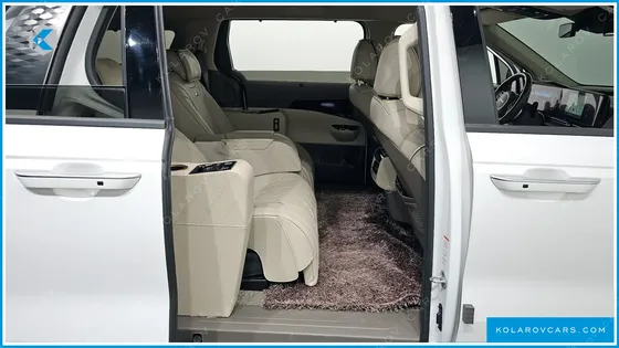 KIA CARNIVAL 9-SEATER SIGNATURE