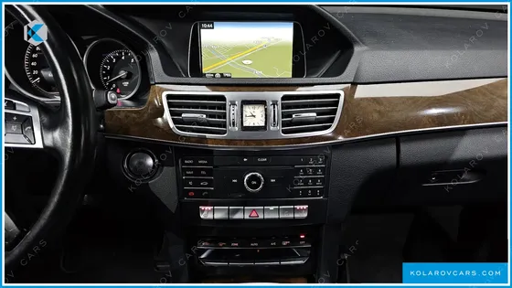 MERCEDES E-CLASS E300 ELEGANCE