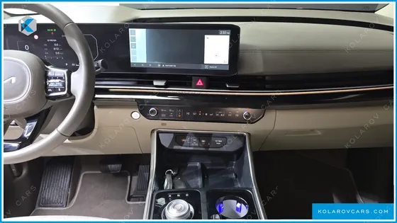 KIA CARNIVAL HEV 4-SEATER HI LIMOUSINE