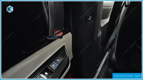 KIA CARNIVAL 7-SEATER SIGNATURE