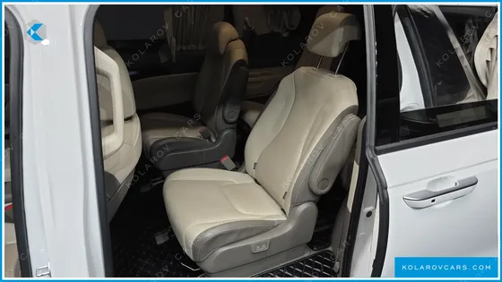 KIA CARNIVAL GASOLINE 9-SEATER HI-LIMOUSINE