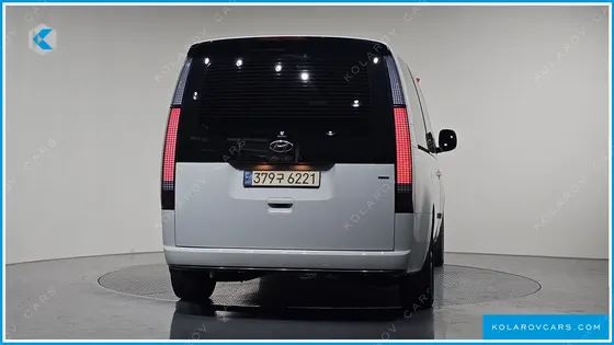HYUNDAI STARIA 4WD LOUNGE 7-SEATER
