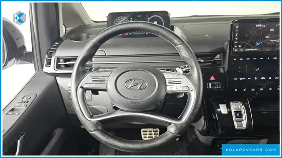 HYUNDAI STARIA 4WD LOUNGE 7-SEATER