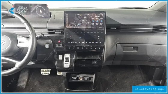 HYUNDAI STARIA 4WD LOUNGE 7-SEATER