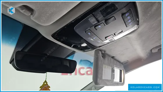 HYUNDAI STARIA 4WD LOUNGE 7-SEATER