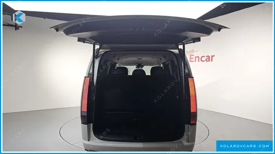 HYUNDAI STARIA 4WD LOUNGE 7-SEATER