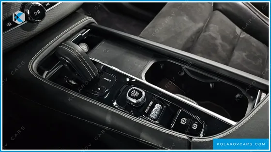 VOLVO XC90 T8 R-DESIGN HYBRID