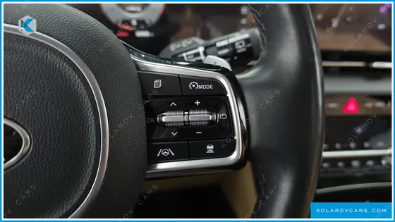 KIA CARNIVAL 7-SEATER SIGNATURE