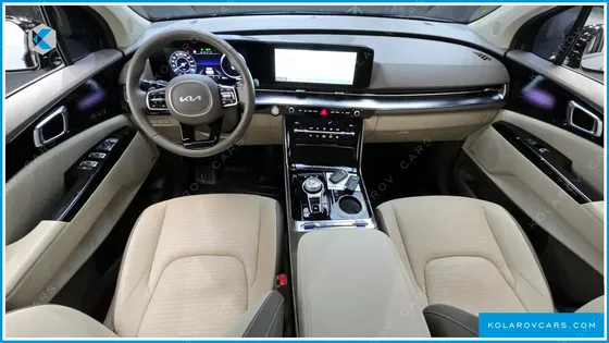 KIA CARNIVAL 7-SEATER HI-LIMOUSINE