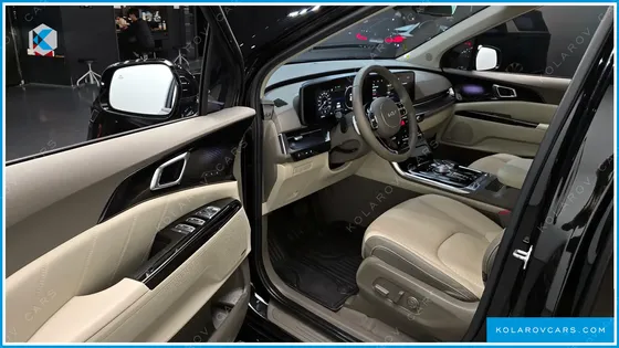 KIA CARNIVAL 7-SEATER HI-LIMOUSINE