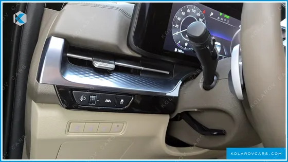 KIA CARNIVAL 7-SEATER HI-LIMOUSINE