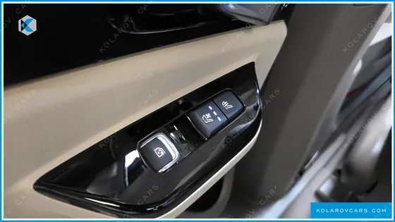 KIA CARNIVAL 7-SEATER HI-LIMOUSINE