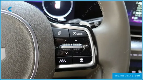 KIA CARNIVAL 7-SEATER HI-LIMOUSINE