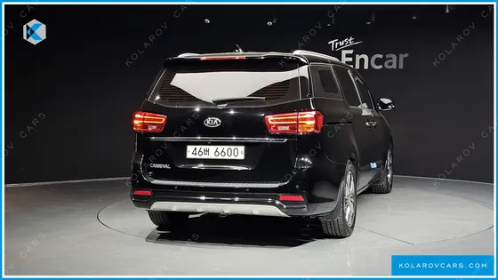 KIA CARNIVAL 9-SEATER NOBLESSE