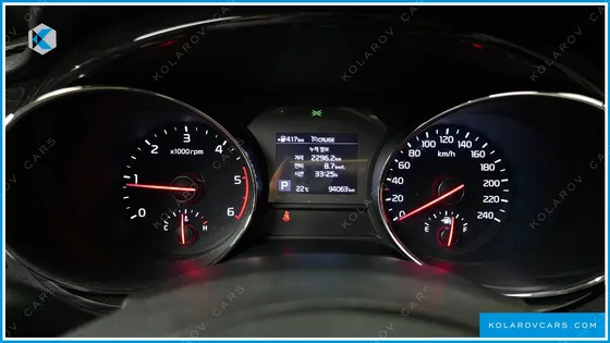 KIA CARNIVAL 9-SEATER NOBLESSE