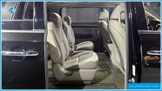 KIA CARNIVAL 9-SEATER NOBLESSE