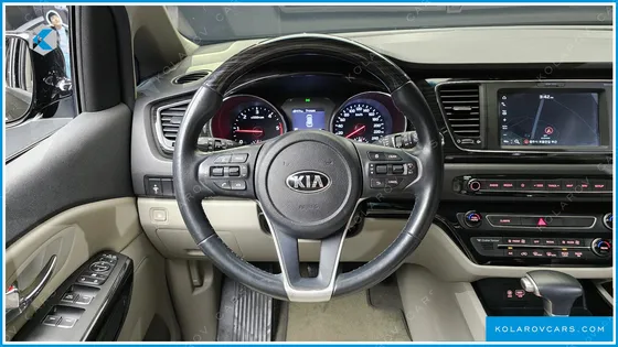KIA CARNIVAL 9-SEATER NOBLESSE