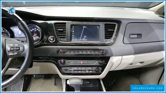 KIA CARNIVAL 9-SEATER NOBLESSE